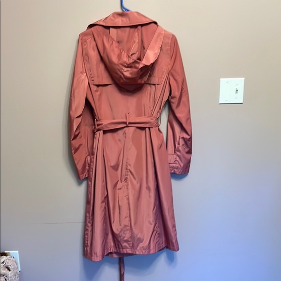 Via Spiga Packable Pink Trench Raincoat with Belted Waist - Picture 10 of 16